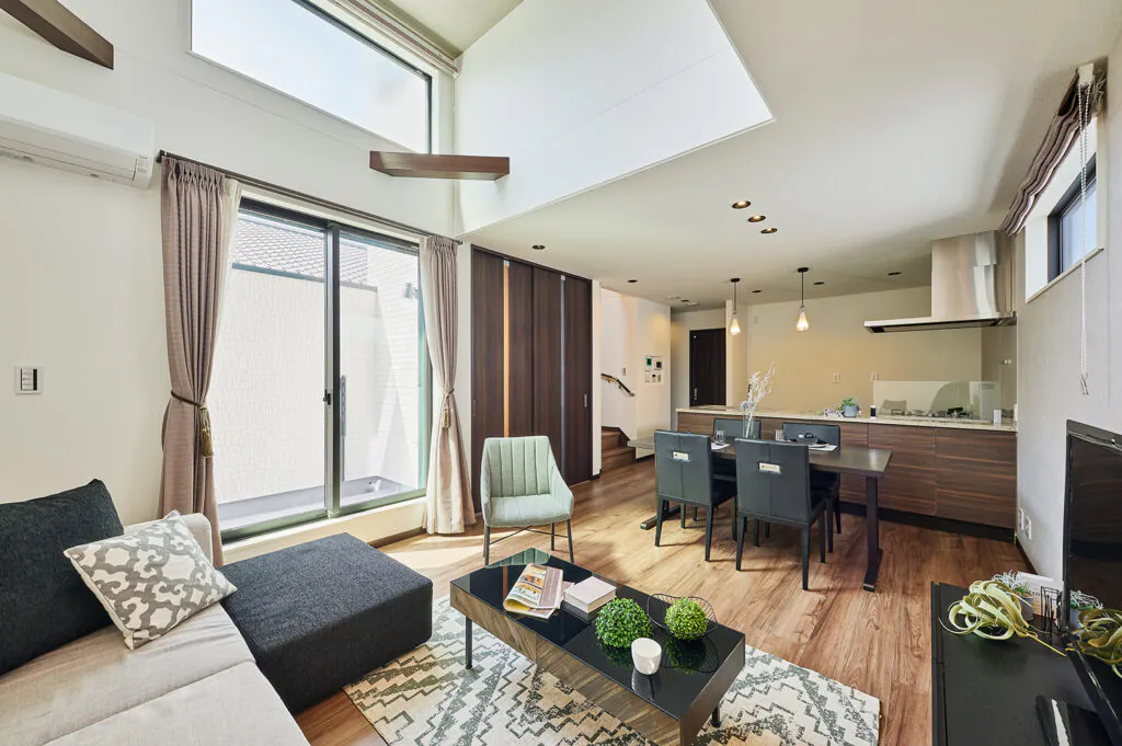 実際の生活感が伝わるリビング・ダイニング空間